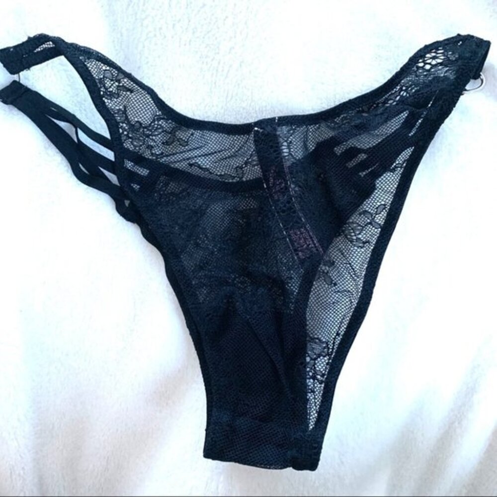 Victoria's Secret Very Sexy Itsy Mini black lace side ring panty